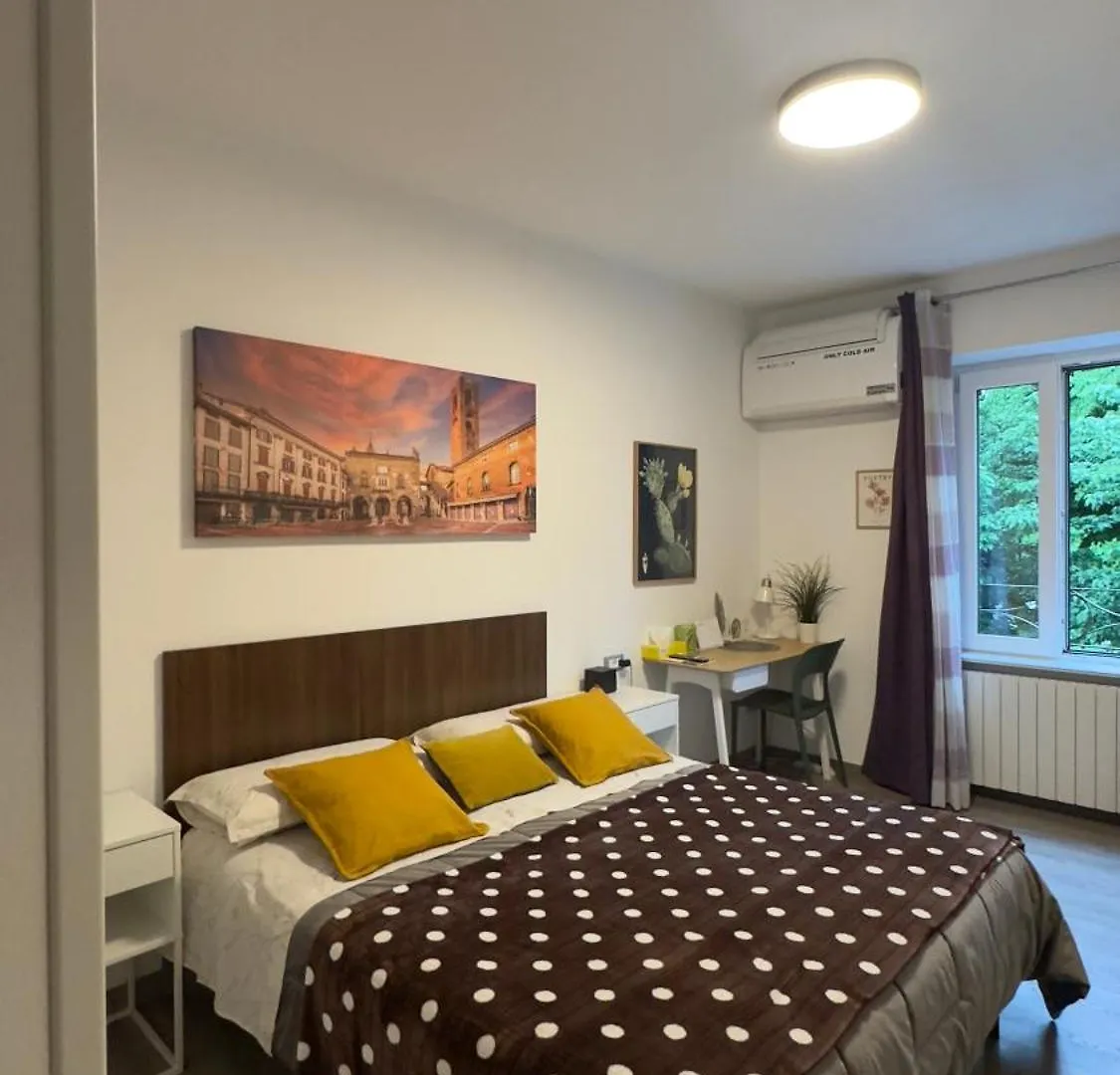 Smart Silver Apartment Central Bérgamo Itália